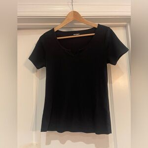 Old Navy Women's Classic Black Tee